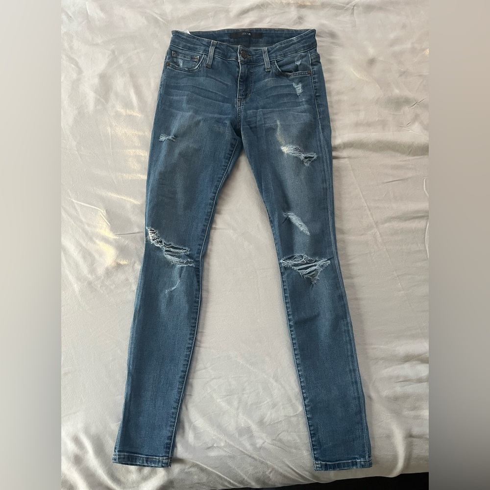 Joe’s jeans. Skinny, Distressed. Size 0/25